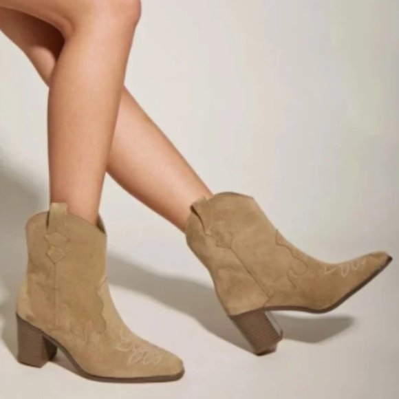 Taupe Stitch Detail Chunky Heeled Boots Sz 6 New - Picture 5 of 5